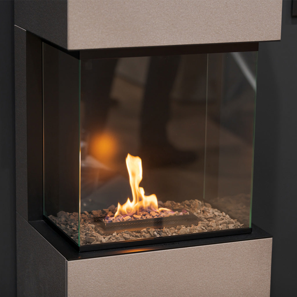 Freestanding bioethanol fireplace